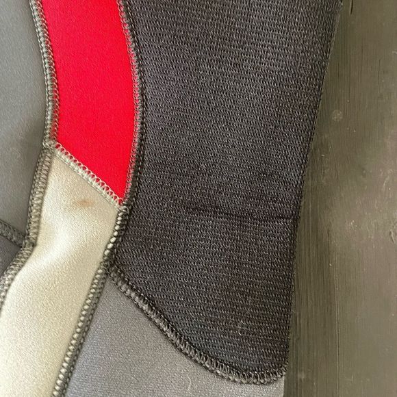 O’Neill reactor wetsuit size medium - Picture 3 of 7